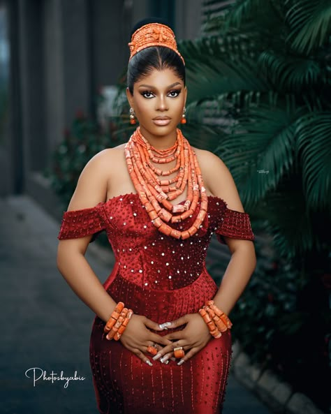 Edo Attire For Women, Edo Bride Hairstyle, Igbo Bride Hairstyles, Traditional Marriage Outfit For Women, Edo Bride Outfit, Igbo Hairstyles, African Traditional Wedding Dress Nigerian Bride, Traditional Marriage Attires In Nigeria, Idoma Bride