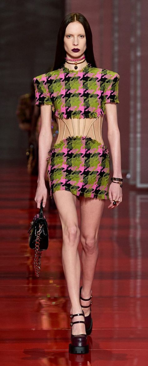 Balmain Spring 2024, Versace Fall 2022, Versace 2020, Fall 2022, Peplum Dress, Tartan, Versace, Plaid, Quick Saves