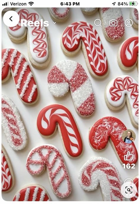 Christmas Candy Cookies Decorated, Sugar Cookie Candycane, Cookie Decorating Candy Cane, Christmas Cookies Decorated Candy Cane, Decorating Candy Cane Cookies, Candy Cane Christmas Cookies Decorated, Candy Cane Cookie Decorating, Candy Cane Sugar Cookies Royal Icing, Holiday Cookies Decorated Ideas