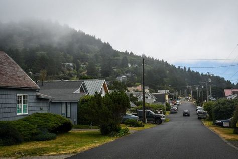 Oregon Aesthetic, Yachats Oregon, Funny Feeling, Fish House, Oregon Travel, Cannon Beach, Life Is Strange, Oregon Coast, Pacific Northwest