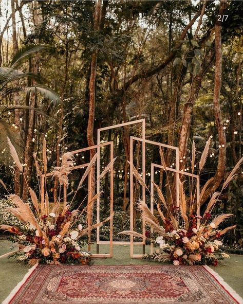 Boho Chic Outdoor Wedding, Fall Wedding Ceremony Decor, Western Fall Wedding, Ideas For Background, Fall Wedding Ceremony, Wedding Backdrop Design, Wedding Ceremony Decor, Boho Wedding Decorations, Ceremony Inspiration