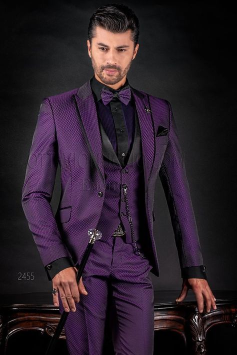 Tuxedo For Wedding, Purple Black Wedding, Men Socks Suit, Grooms Outfit, Batman Wedding, Slim Fit Suit Men, Wedding Party Outfits, Purple Suits, Designer Suits For Men