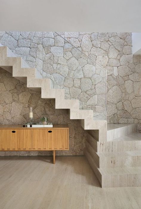 45 Unique Interior Ideas with Natural Stone Wall #stonewall #walldecoration, Home Decoration تحت الدرج, Stairs Design Interior, House Staircase, Basement Reno, Stair Wall, Natural Stone Wall, Staircase Wall, Stone Interior, Stone Stairs