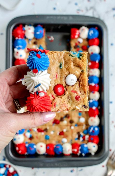 July 4th Cookie Bars - My Messy Kitchen No Bake 4th Of July Treats, 4th Of July Cookie Bars, 4th Of July Cookies, July Makeup, Kiss Cookies, Blue Cookies, Personal Mission, Summer Baking, Perfect Chocolate Chip Cookies