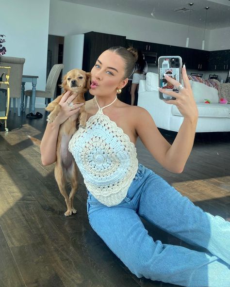 Brooke (@brookeschofield) • Instagram photos and videos Brooke Schofield Makeup, Brooke Schofield Style, Brooke Schofield Hair, Brooke Schofield Outfits, Beauty Manifestation, Manifestation 2024, Decades Of Fashion, Makeup Outfit, Clean Girl Aesthetic