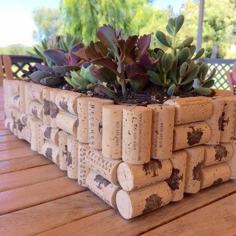 Cork Planters, Diy Cork, Wine Cork Diy Crafts, Wine Cork Projects, Hantverk Diy, Cork Crafts Diy, Wine Cork Diy, Wine Cork Art, Cork Projects