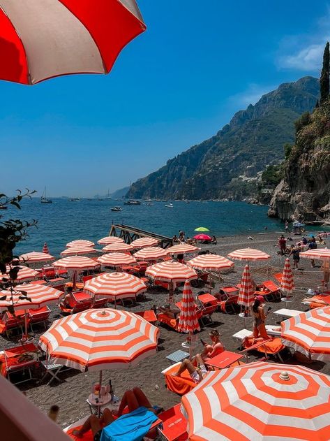 Arienzo Beach Club, Positano Beach, Summer Abroad, Mediterranean Aesthetic, Italy Vibes, Italy Beaches, Around The World In 80 Days, Positano Italy, Explore Italy