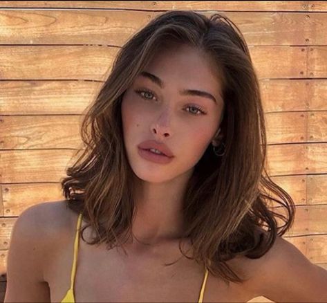 Long Face Short Hair, Collarbone Length Hair, Long Face Haircuts, Brown Hair Inspo, Oval Face Haircuts, Oval Face Hairstyles, Oval Face, Haircuts Straight Hair, Hair Inspiration Color