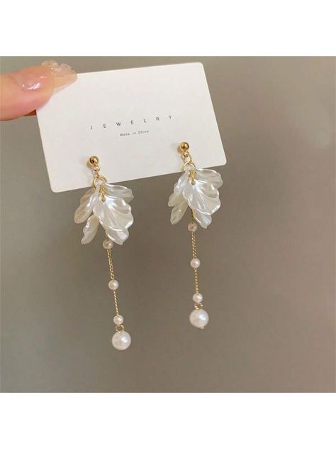 Korean Style Floral Faux Pearl Chain Dangle Earrings, Elegant Sweet Girl Ear AccessoriesI discovered amazing products on SHEIN.com, come check them out! Korean Pearl Earrings, Floral Drop Earrings, Wedding Accessories For Bride, Boho Wedding Earrings, Korean Earrings, Korean Jewelry, Long Tassel Earrings, Tassel Drop Earrings, Dangly Earrings