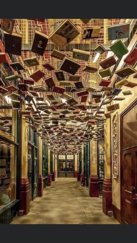 Harry Potter In London, Leadenhall Market London, Couple Travel, London Photographer, London Places, Things To Do In London, London Town, Visit London, Wow Art