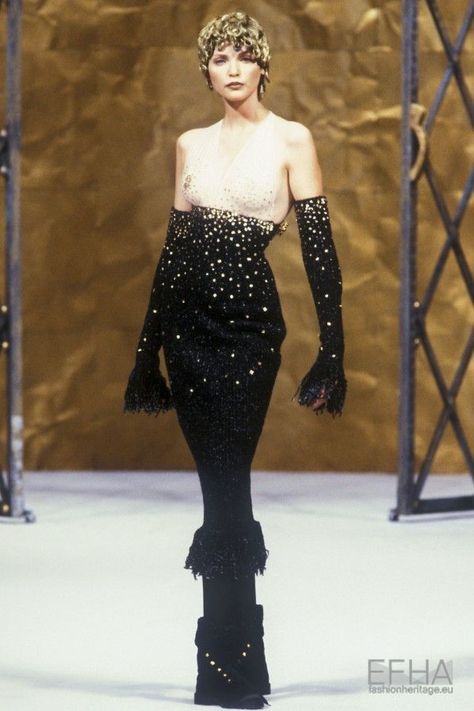 Night Room, Karen Mulder, Nadja Auermann, Chanel Runway, Runway Fashion Couture, Vintage Runway, Chanel Couture, Chanel Haute Couture, Linda Evangelista