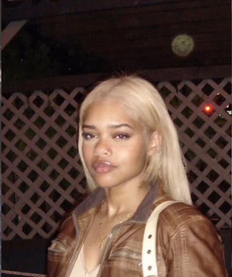 Bleached Hair Black Woman, Blond Black Women, Black Woman With Blonde Hair, Blonde Bob Black Women, Dark Skin Blonde Hair, Future Hairstyles, Bottle Blonde, Dyed Blonde Hair, Blonde Hair Girl