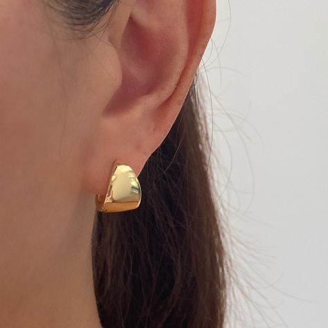 Gold Dome Hoop Earrings, Thick Gold Hoops, Minimalist Gold Hoops, Bold Gold Hoops, 18k Gold Earrings, Everyday Earrings, Mini Chunky Hoops by AnettJewellery on Etsy Hoop Earrings Chunky, Thick Gold Hoops, Hippy Gifts, Earrings Everyday, 18k Gold Earrings, Sterling Silver Hoop Earrings, Lovely Earrings, Huggie Hoop Earrings, Everyday Earrings