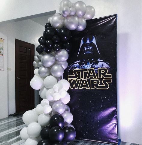 StarWars Balloon Garland Darth Vader Balloon Garland, Starwars Balloon Decoration, Darth Vader Birthday Party Ideas, Star Wars Balloon Decorations, Starwars Balloons, Star Wars Balloon Garland, Star Wars Balloon Arch, Darth Vader Birthday Party, Star Wars Balloons