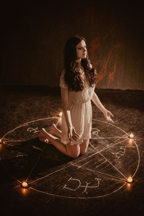 Witch Casting Spell, Ritual Aesthetic, Magic Rings, White Magic Spells, Traditional Healer, Bring Back Lost Lover, Spell Casting, Spell Caster, Occult Art