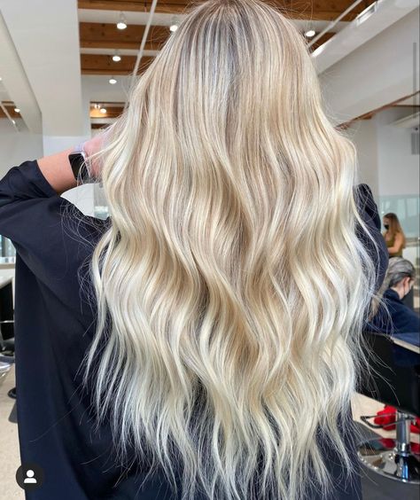 Bright Butter Blonde Hair, Butter Blonde Hair Balayage, Full Highlights On Brown Hair, Buttery Blonde Hair Balayage, Cali Blonde Hair, Butter Blonde Highlights, Butter Blonde Balayage, Vanilla Blonde Hair, Buttery Blonde Hair