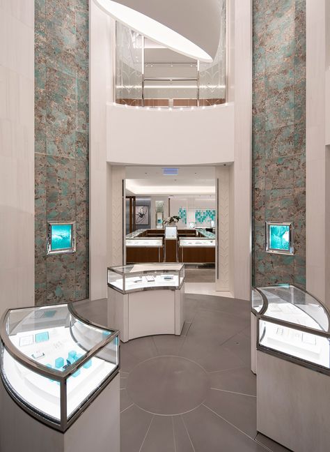 Tiffany Co Interior Design, Tiffany And Co Store, African Mansion, Tiffany Store, Tiffany Shop, Tiffany Diamond, Diy Canvas Wall Art, Theatre Design, Good Environment