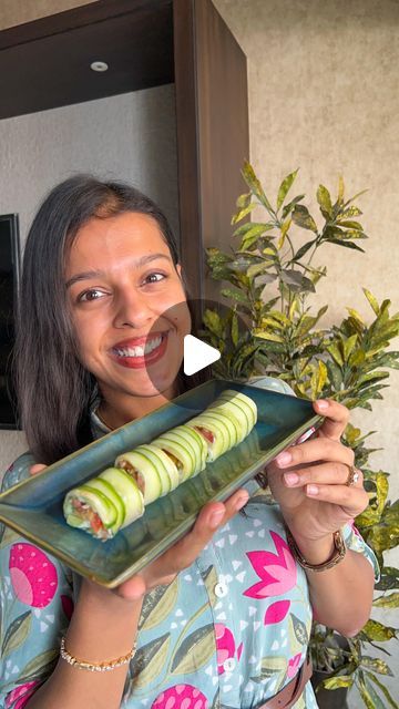 Chef Kirti Bhoutika on Instagram: "Walking into a hot summer with refreshing salads! 🌞 These Asian-inspired CUCUMBER ROLL UPS are my secret to never get bored with my salad game. 
This dish deserves a spotlight on a restaurant menu! 🥗🥒❤️🤤

Recipe in comments! 

[summer salads, summer, salads, salad recipe, healthy lunch, meal ideas, healthy eating, cucumber salad]" Great Picnic Food Ideas, Special Lunch Ideas, Vegetarian Party Recipes, Snacks For Picnic, Cucumber Snack Ideas, Picnic Lunch Ideas, Lunch Party Menu, Sandwich Recipes Vegetarian, Lunch Meal Ideas