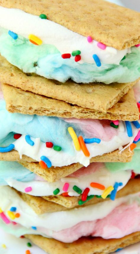 Cotton Candy Craft, Recept Sandwiches, Portable Fire Pit, Smore Recipes, Halloween Cocktails, S'mores, Snacks Für Party, Summer Entertaining, Entertaining Ideas