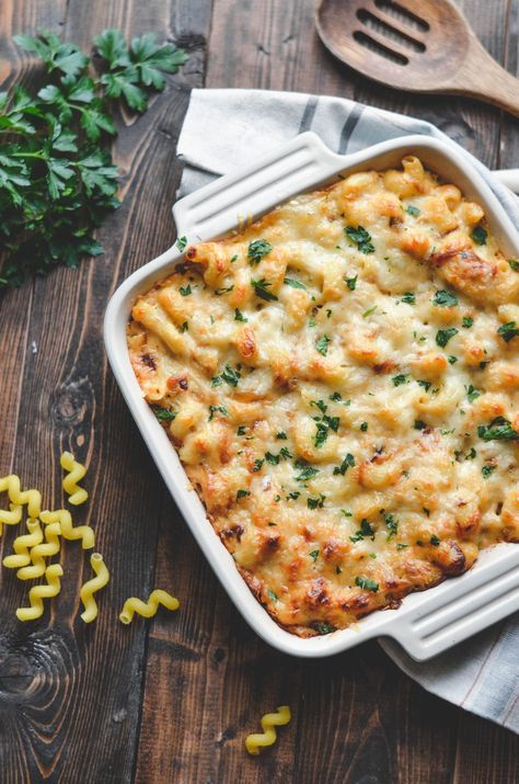 French Onion Mac And Cheese Recipe, French Onion Mac And Cheese, Onion Mac And Cheese, Mac And Cheese Recipes, Vegetarian Mains, Macaroni Recipes, Baked Mac N Cheese, Baked Mac, Weekend Meals