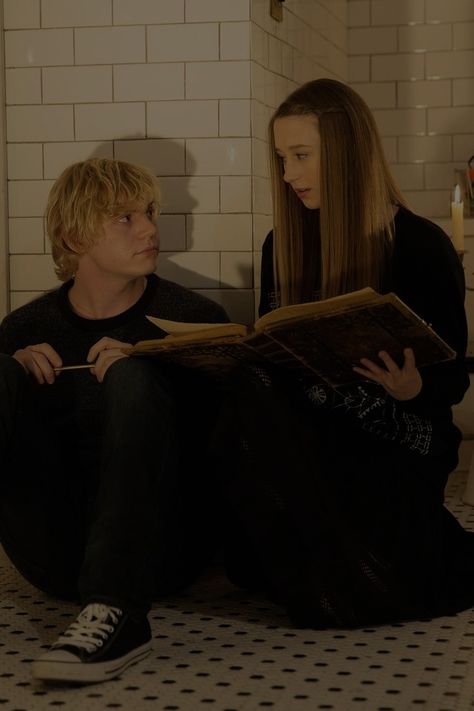 Violet Ahs, American Horror Story Quotes, Kyle Spencer, Evan Peters American Horror Story, American Horror Stories, Tate And Violet, American Horror Story Hotel, American Horror Story 3, Ahs Coven