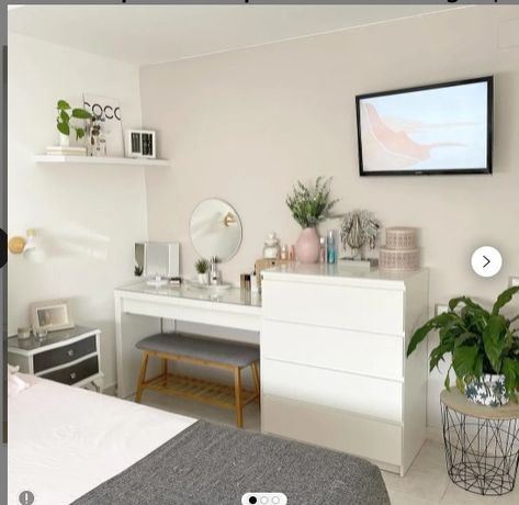 Dresser Next To Desk, Desk Next To Dresser, Small Ikea Bedroom Ideas, Small Bedroom Hacks, Bedroom Layout Design, Modern Apartment Living Room, Small Room Design Bedroom, Classy Bedroom, Small Space Bedroom