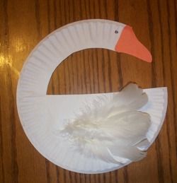 Paper Plate Goose Plates Crafts, Letter G Crafts, Goose Craft, Farm Week, Paper Plate Art, Abc Crafts, Storytime Crafts, Kids Crafting, Alphabet Crafts