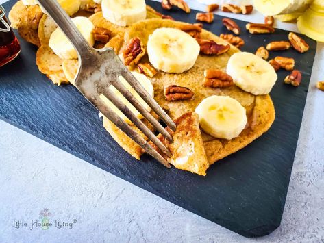 Blender Creations, 3 Ingredient Pancakes, Oatmeal Pancakes Recipe, Pancake Calories, Oatmeal Pancakes, Gluten Free Pancakes, Homemade Pancakes, 2000 Calorie Diet, Delicious Breakfast Recipes