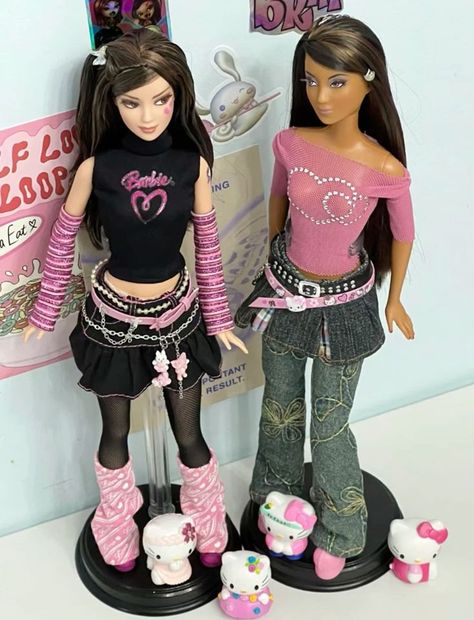 Y2k Barbie Aesthetic Outfits, Barbie Clothes Outfits, 90s Barbie Dolls, Freddy Krueger And Jason, Spooky Outfits, Aesthetic Barbie, Y2k Barbie, Scary Characters, Barbie Aesthetic