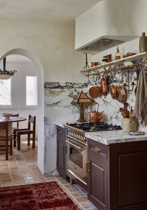 What is Replacing Limewash? Designers Love This Alternative | Livingetc Spanish Kitchen Aesthetic, Calacatta Viola Kitchen, Italian Kitchen Aesthetic, Plaster Kitchen, Victorian Villa, Dreamy Kitchens, Calacatta Viola, Victorian Kitchen, Home Decor Aesthetic