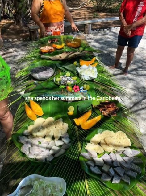 Samoa Aesthetic, Tahiti Food, Ahn Yujin, Island Life Style, Island Vibes, Beach Bars, Island Girl, Beach Photoshoot, Travel List