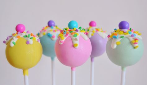 Colourful Cake Pops Candy Cake Pops, Two Sweet Cake Pops, Lollipop Cake Pops, Summer Cake Pops Ideas, Fake Cake Pops, Pastel Cake Pops, Candyland Cake Pops, Candyland Cakepops, Summer Cake Pops