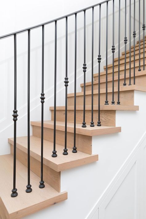 Stairs Traditional Stair Railing Ideas, Spindle Staircase, Stairway Railing, Staircase Metal, Metal Stair Railing, Steel Railing Design, Timber Stair, Wood Floor Design, Staircase Railing Design