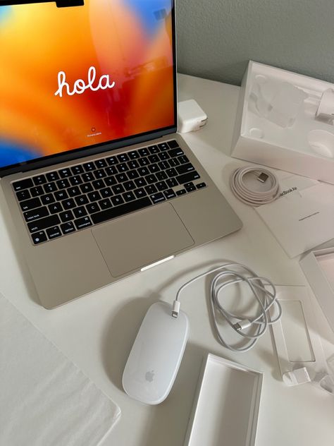 Mac Book Layout Aesthetic, Macbook Air M2 Starlight, Micro Goals, Macbook Mini, Apple Laptop Macbook, Home Office Set Up, Macbook Air Laptop, Stylish School Bags, Tech Aesthetic