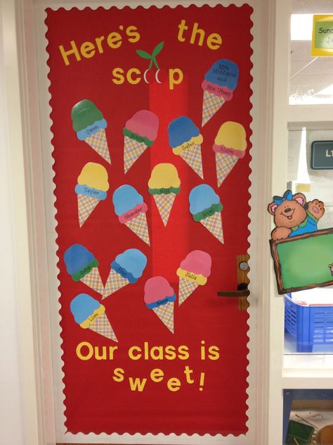 Preschool Door/Bulletin Board  - variation of someone else's - thanks for the idea! Door Classroom, Preschool Door, Door Bulletin Boards, Summer Bulletin Boards, Spring Door Decoration, Valentine Door Decorations, School Door Decorations, Preschool Bulletin, Preschool Bulletin Boards