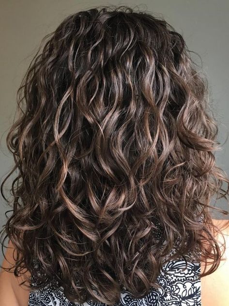 Modern Perm Medium Hair, Perm Medium Length Hair, Perms For Short Hair Loose, Loose Spiral Perm, Hair Ideas For 2023, Spiral Perm Long Hair, Modern Perm, Loose Perm, Perm Curls