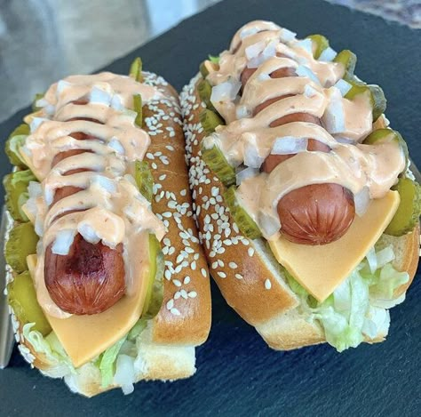 Dogs Food Recipes, Homemade Big Mac, Dogs Recipes, Gourmet Hot Dogs, Hot Dogs Recipes, Hot Dog Bar, Hot Diggity Dog, Hot Dog Recipes, Football Food