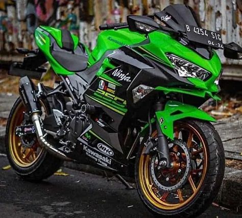 Kawasaki 250, Honda Bike, Ninja Motorcycle, Green Ninja, Ninja Bike, Kawasaki Ninja 250r, Ninja 400, Kawasaki Zx10r, Kawasaki Bikes