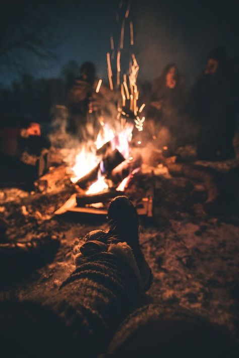 Honor the balance of light and dark with these simple yet meaningful Fall Equinox activities, from crafting seasonal decor to enjoying an autumn bonfire. 🔥🍁 #MabonRituals #FallEquinoxIdeas #SeasonalTraditions Fall Equinox Aesthetic, Mabon Aesthetic, Challenge Aesthetic, Autumn Bonfire, Fall Traditions, November Mood, Fall Bonfire, Candle Color Meanings, November Aesthetic