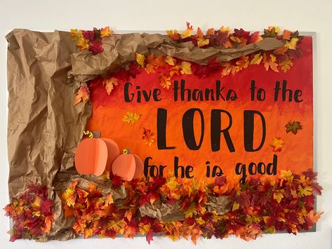 Thanksgiving Poster Board Ideas, November Window Display Preschool, Thanksgiving Bulletin Boards For Church, September Church Bulletin Board Ideas, Fall Church Bulletin Boards Autumn, Christian Fall Bulletin Board Ideas, Harvest Decorations For Church, Thankful Tree Bulletin Board, Thanksgiving Church Bulletin Boards