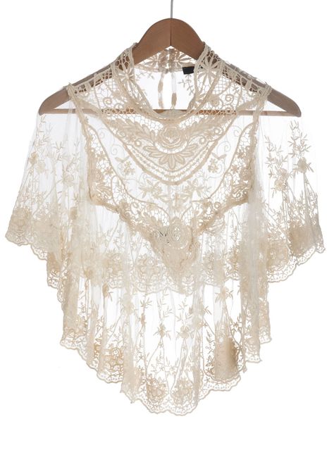 Laced Cape in Ivory Cape Shirt, Otherworldly Beauty, Lace Cape, Granny Chic, Bohol, Linens And Lace, Lace Shawl, Vintage Short, Looks Street Style