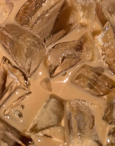 Aesthetic Ice Cubes, Caffeine Aesthetic, Mobile Coffee Trailer, Coffee Lover Gift Ideas, Eating Food Funny, Lover Gift Ideas, Coffee Wallpaper, Coffee Obsession, Cream Aesthetic