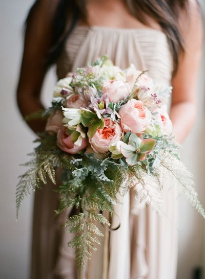 Gorgeous. Love the ferns. Fern Bouquet, Wedding Jitters, Beautiful Peonies, Antique Flowers, Folk Wedding, Gorgeous Bouquet, Holly Wedding, Elizabeth Messina, Pretty Bouquet