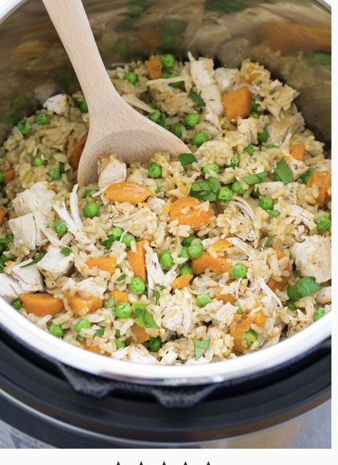 Instant Pot Chicken And Rice, Chicken And Rice Recipe, Instant Pot Ideas, Easy Chicken And Rice, Community Table, Pot Recipes Easy, Healthy Instant Pot, Pressure Cooker Chicken, Instant Pot Meals