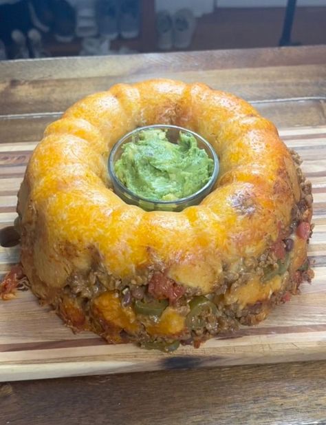 Taco Pull Apart Bread, Taco Monkey Bread, Mexican Pull Apart Bread, Monkey Bread Cake, Taco Bread, Taco Easy, 2024 Recipes, Pull Apart Bread, Pan Recipes