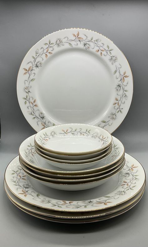 Excited to share this item from my #etsy shop: Vintage Regal China “Winfield 9557”3 Piece Place Setting Dinner Set for 4 ( 12 Pieces) Made in Japan #gray #birthday #mothersday #gold #ceramic #whiteflowers #fruitbowls #soupbowls #dinnerplates Mismatched China Wedding, Japanese China, Kitchen Decor Collections, Crockery Design, Fine China Dinnerware, Vintage Bookends, Plates And Bowls Set, Old Plates, White Dinner Plates