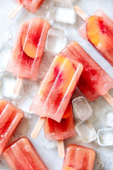 Peach Iced Tea Popsicles - Delight Fuel Healthy Ice Pops, Tea Popsicles, Gourmet Popsicles, Peach Popsicles, Peach Iced Tea, Frozen Yogurt Recipes, Ice Cream Photography, Popsicle Party, Summer Popsicles