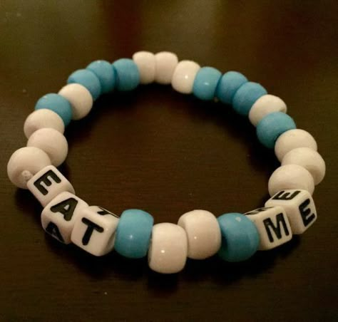 Rave Candy, Rave Bracelets, Pulseras Kandi, Alice Costume, Diy Kandi Bracelets, Pony Bead Bracelets, Wonderland Alice, Diy Kandi, Kandi Kid