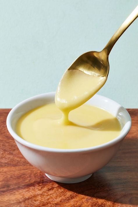 Crème Anglaise Custard Sauce Recipe, Vanilla Custard Sauce, Creme Anglaise Recipe, Teenage Books, Sweet Sauces, Custard Sauce, Make From Scratch, Cooking Book, Vanilla Sauce