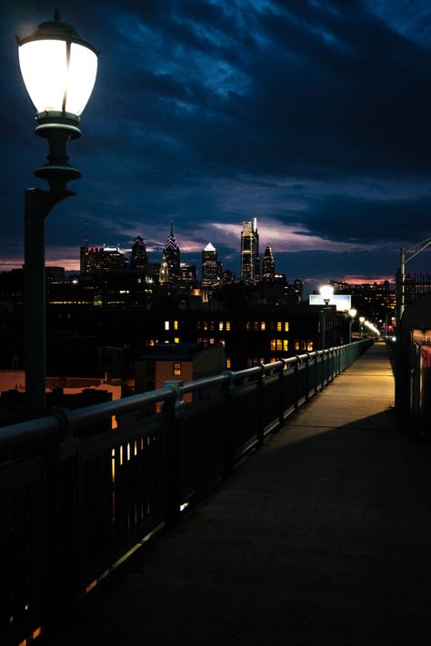 121-365 | Philadelphia Skyline. | Garen Meguerian | Flickr Philadelphia Skyline, Night Vibes, World Cities, Sports Car Racing, Night City, Cn Tower, Seattle Skyline, Acrylic Art, Philadelphia